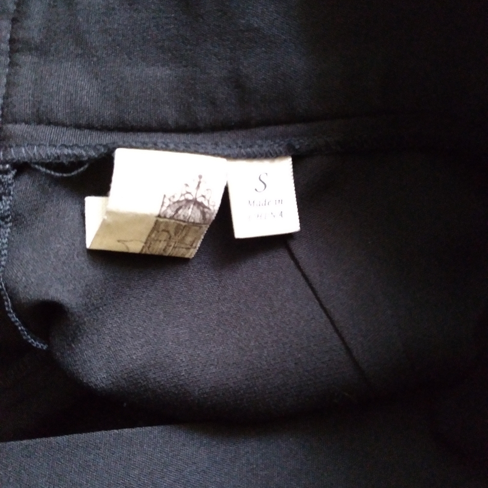 Francesca's Birdcage Label black faux skort shorts, size S - Picture 4 of 6